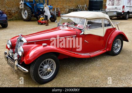 Classic Car Meet at Hook Norton Brewery Oxfordshire England uk March 2022 Stock Photo