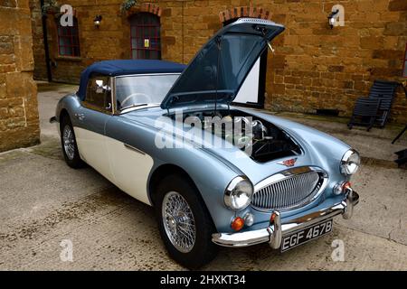 Classic Car Meet at Hook Norton Brewery Oxfordshire England uk March 2022 Stock Photo