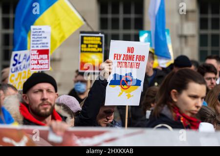 London, UK.  13 March 2022.  Demonstrators show solidarity with the people of Ukraine at a protest outside Downing Street.  Russia’s invasion of Ukraine continues into its 18th day. Credit: Stephen Chung / Alamy Live News Stock Photo