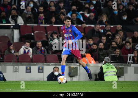 BARCELONA, SPAIN - MARCH 13: Pedri of Barcelona drives the ball during La Liga match between Barcelona and Osasuna at Camp Nou stadium on March 13, 2022 in Barcelona, Spain. (Photo by Sara Aribó/Pximages) Stock Photo