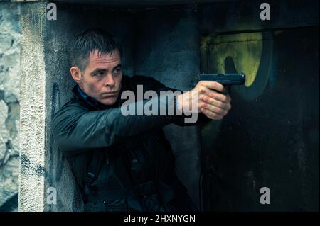 CHRIS PINE in THE CONTRACTOR (2022), directed by TARIK SALEH. Credit: 30West / Icon Films / Album Stock Photo