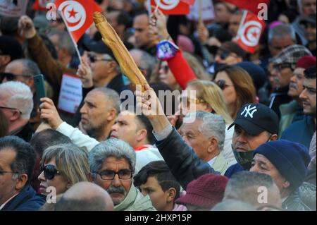 Tunis, Tunisia. 13th Mar, 2022. Tunis, Tunisia, 13 March 2022. Supporters of politician Abir Moussi and her Free Constitutional party protest against President Kais Saied during a rally in Tunis. Abir Moussi gave a speech during the protest denouncing the Tunisian President for his seizure of power and for failing to address the country's economic problems (Credit Image: © Hasan Mrad/IMAGESLIVE via ZUMA Press Wire) Stock Photo
