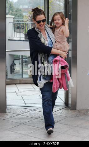 Jennifer Garner and her daughter Seraphina Affleck depart Country Mart ...