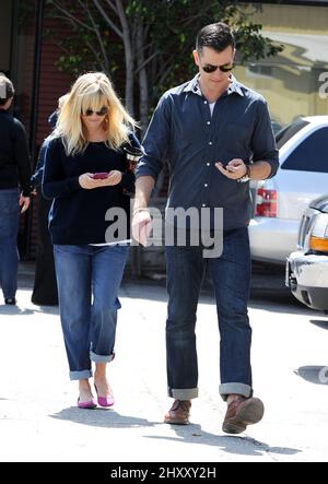 Reese Witherspoon and husband Jim Toth go to lunch in Venice Beach, California