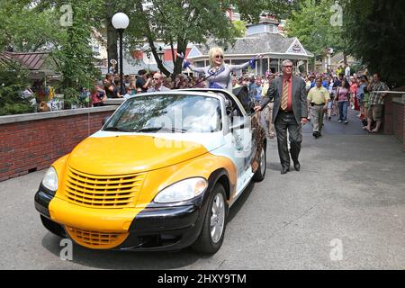 Dolly Parton takes part in a Park Tour held at Dollywood in Tennessee, USA. Stock Photo