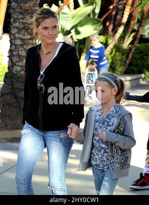 Heidi Klum and daughter Leni seen going for lunch at the Cheesecake Factor at the Irvine Spectrum in Los Angeles, USA. Stock Photo