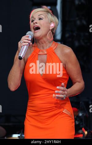 lorrie morgan red dress Lorrie Morgan Red Dress: Something in Red Outfit Inspiration