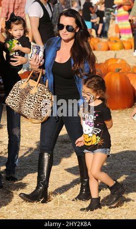 Kyle Richards and her daughters have a family day out at the Pumpkin Patch Stock Photo