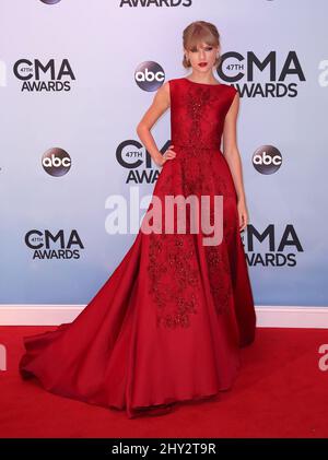 Taylor Swift attends the 47th Annual CMA Awards held at the Bridgestone Arena, Nashville Stock Photo