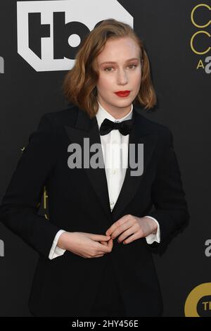 Hannah Einbinder attends the 27th Annual Critics Choice Awards at