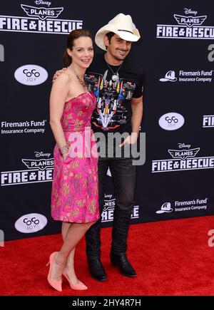 Kimberly Williams-Paisley, Brad Paisley attending the premiere of