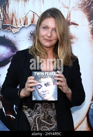 Sheryl Lee attending the premiere of "Twin Peaks: The Entire Mystery