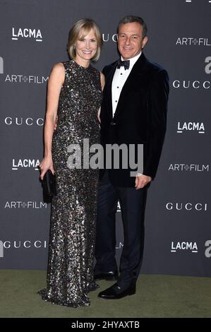 October 29, 2016 Los Angeles, CA. Willow Bay and Bob Iger 2016 LACMA Art + Film Gala honoring Robert Irwin and Kathryn Bigelow presented by Gucci at LACMA Stock Photo