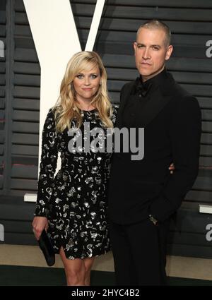 Reese Witherspoon, Jim Toth at 2017 Vanity Fair Oscar Party hosted by Graydon Carter at the Wallis Annenberg Center for the Performing Arts