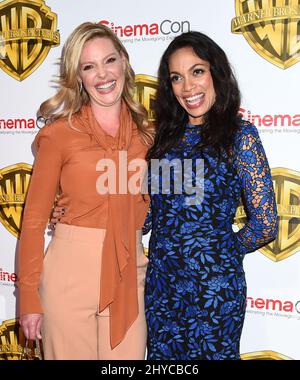 Katherine Heigl and Rosario Dawson attending the Warner Bros. presentation for 'Blade Runner 2049' at Cinemacon 2017 held at Caesars Palace in Las Vegas, USA Stock Photo