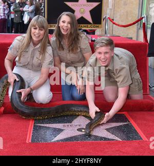 Terri Irwin, Bindi Irwin and Robert Irwin attend the ceremony honoring ...