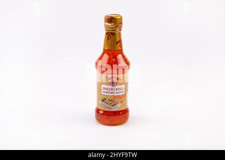 Suree Spring Roll Dipping Sauce 372g bottle  on white Stock Photo