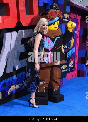 Elizabeth Banks arriving to the The LEGO Movie 2 The Second Part World Premiere at Village Theatre Stock Photo Alamy