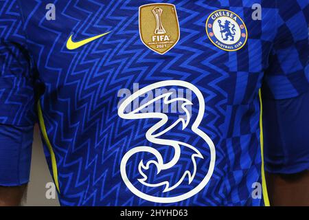 Chelsea shirt sponsor hi-res stock photography and images - Alamy