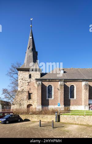 Vaals, Hervormde Kerk (deutsch Reformierte Kirche), Glockenturm und Kirchenschiff von 1672 Stock Photo