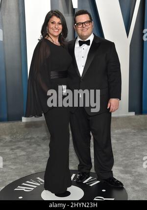 Josh Gad and Ida Darvish attending the Vanity Fair Oscar Party 2020 held at the Wallis Annenberg Center for the Performing Arts in Beverly Hills, California Stock Photo