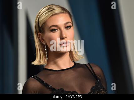 Photo: Hailey Bieber attends the Vanity Fair Oscar Party in Beverly Hills -  LAP202303120832 