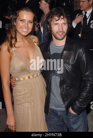 Petra Nemcova & James Blunt attend the 2007 Vanity Fair Oscar Party at Mortons Restaurant in Hollywood. Picture: UK Press Stock Photo