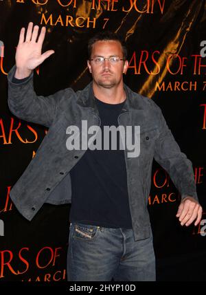 MATTHEW PERRY ATTENDS THE 'TEARS OF THE SUN' PREMIERE AT THE MANN'S VILLAGE THEATRE, LA. PICTURE: UK PRESS Stock Photo