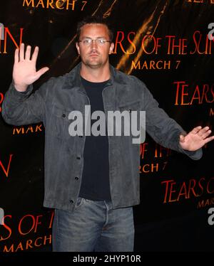 MATTHEW PERRY ATTENDS THE 'TEARS OF THE SUN' PREMIERE AT THE MANN'S VILLAGE THEATRE, LA. PICTURE: UK PRESS Stock Photo