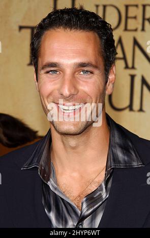 under-the-tuscan-sun-raoul-bova-2003-c-touchstone-courtesy-everett