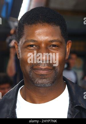 DENNIS HAYSBERT ATTENDS 'THE ITALIAN JOB' WORLD PREMIERE AT GRAUMAN'S CHINESE THEATRE, HOLLYWOOD. PICTURE: UK PRESS Stock Photo