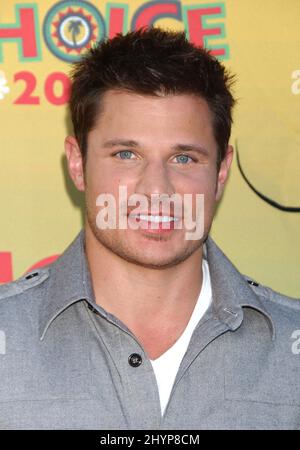 Nick Lachey attends the 2006 Teen Choice Awards at the Gibson