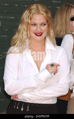 DREW BARRYMORE UNVEILS A FOUNTAIN DEDICATED TO THE HOLLYGROVE HOME FOR