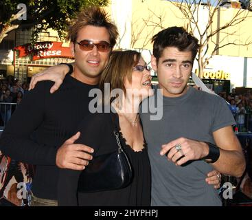 COLIN FARRELL, BROTHER AMEN & MOTHER RITA ATTEND THE 'DAREDEVIL' PREMIERE AT THE MANN VILLAGE THEATRE, CALIFORNIA. PICTURE: UK PRESS Stock Photo