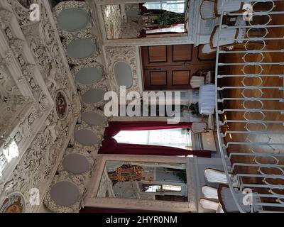 Museumscafe - Turmcafe im Hessensaal - im barocken Hessensaal des Schlosses Elisabethenburg Stock Photo