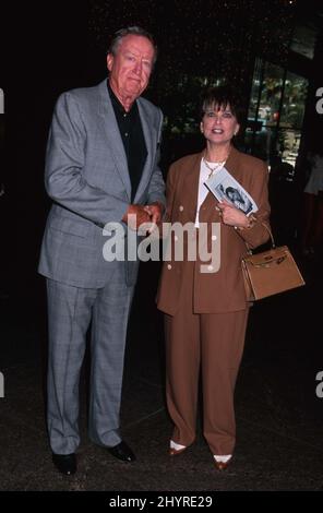 File photo dated 20/08/00 of Suzanne Pleshette and husband Tom Poston attending 'Walter Matthau Memorial' held at The DGA Theatre in West Hollywood, CA. American actress Suzanne Pleshette has died aged 70, on the evening of January 19, 2008 of respiratory failure at her Los Angeles home. Stock Photo