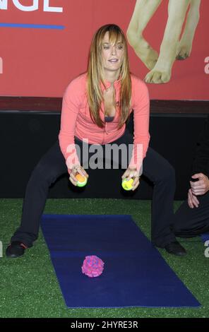 Molly Sims launches the 2008 Pet Fit Challenge Presented by Hills Pet