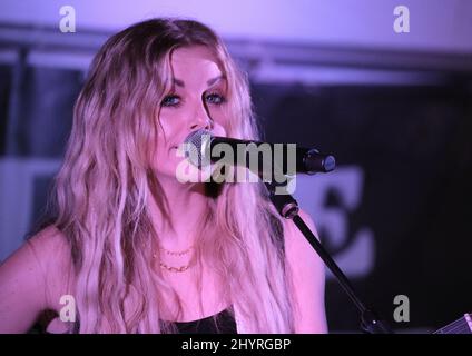 Lindsay Ell onstage at Christmas 4 Kids 'When Pigs Fly' dinner event in Hendersonville Stock Photo