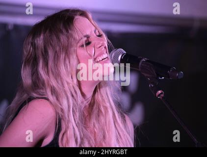 Lindsay Ell onstage at Christmas 4 Kids 'When Pigs Fly' dinner event in Hendersonville Stock Photo