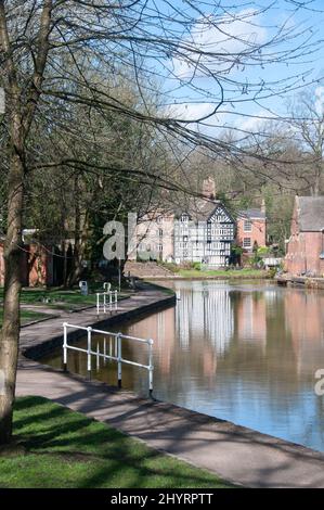 Around the UK - A day trip to Worsley, Greater Manchester, UK following the rise of the Bridgewater Canal - The Packet House Stock Photo