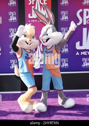 Lola bunny space jam hi-res stock photography and images - Alamy