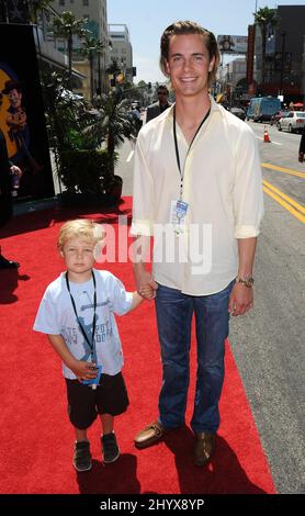 Erik von Detten and nephew Jake during the 'Toy Story 3' Los Angeles Premiere Held at El Capitan Theatre, Los Angeles, California Stock Photo