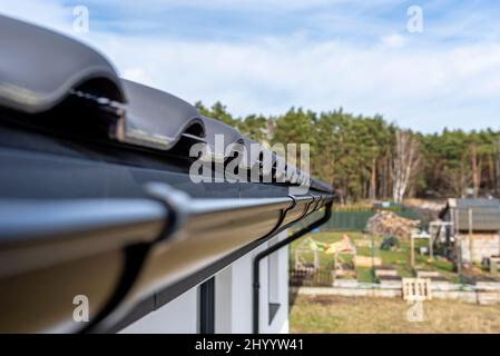 Cover roof in panels hi-res stock photography and images - Page 2 - Alamy