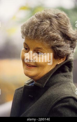 Mrs Rosalind Runcie wife of the Archbishop of Canterbury at Lambeth Palace 1986 Stock Photo