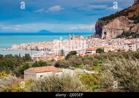 An impressive view of the famous resort Cefalu. Location place Sicilia, Italy, Piazza del Duomo, Tyrrhenian sea, Europe. Wonderful day and gorgeous Stock Photo