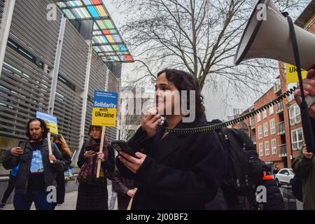 London, UK. 15th March 2022. Labour MP Nadia Whittome speaks to demonstrators. Protesters gathered outside the Home Office in solidarity with Ukraine and called on the UK Government to waive visa requirements for Ukrainian refugees. Credit: Vuk Valcic/Alamy Live News Stock Photo