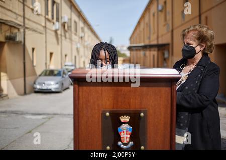 Palermo, Italy. 12th May, 2022. in the photo the rapper Lazza presents his  cd at the Mondadori del Mercato San Lorenzo Credit: Independent Photo  Agency/Alamy Live News Stock Photo - Alamy