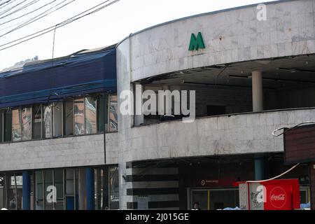 Non Exclusive: KYIV, UKRAINE - MARCH 15, 2022 - Aftermath of shelling by the Russian troops, Kyiv, capital of Ukraine Stock Photo