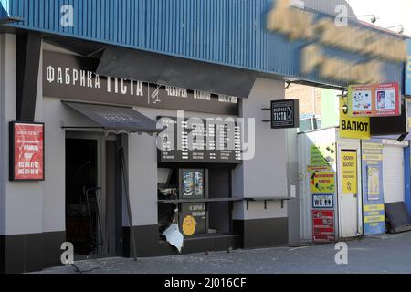 Non Exclusive: KYIV, UKRAINE - MARCH 15, 2022 - Aftermath of shelling by the Russian troops, Kyiv, capital of Ukraine Stock Photo