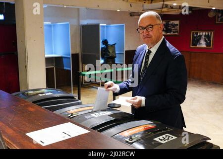 DEN HAAG - Burgemeester Ahmed Aboutaleb van Rotterdam brengt zijn stem uit voor de gemeenteraadsverkiezingen. ANP MARCO DE SWART Stock Photo